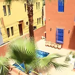 Comfy Colonial Apartments